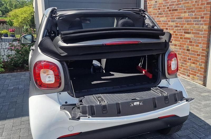 Gebraucht Smart ForTwo Cabrio Passion 90 PS (66 kW) 2019 Weiß Cabrio