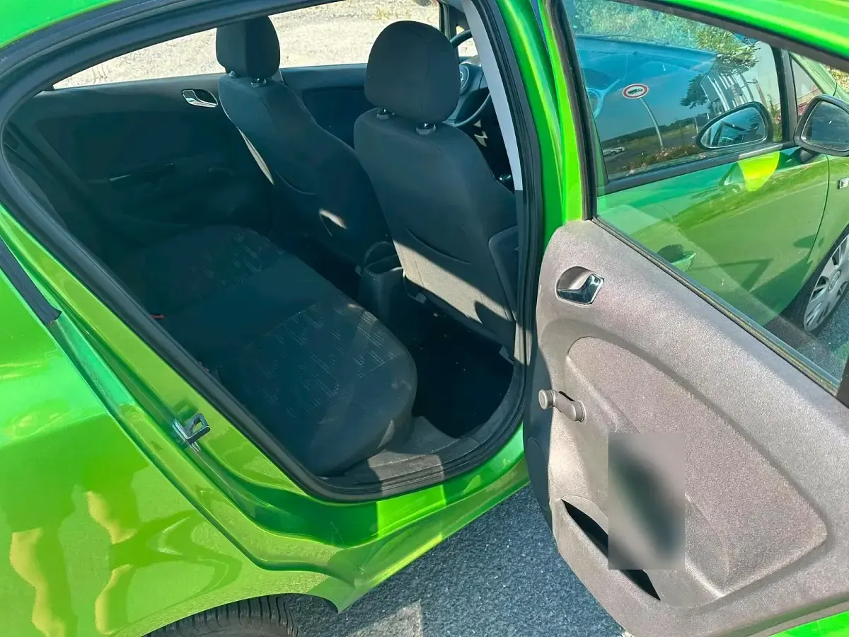 Gebraucht Opel Corsa 87 PS (63 kW) 2012 Grün Kleinwagen