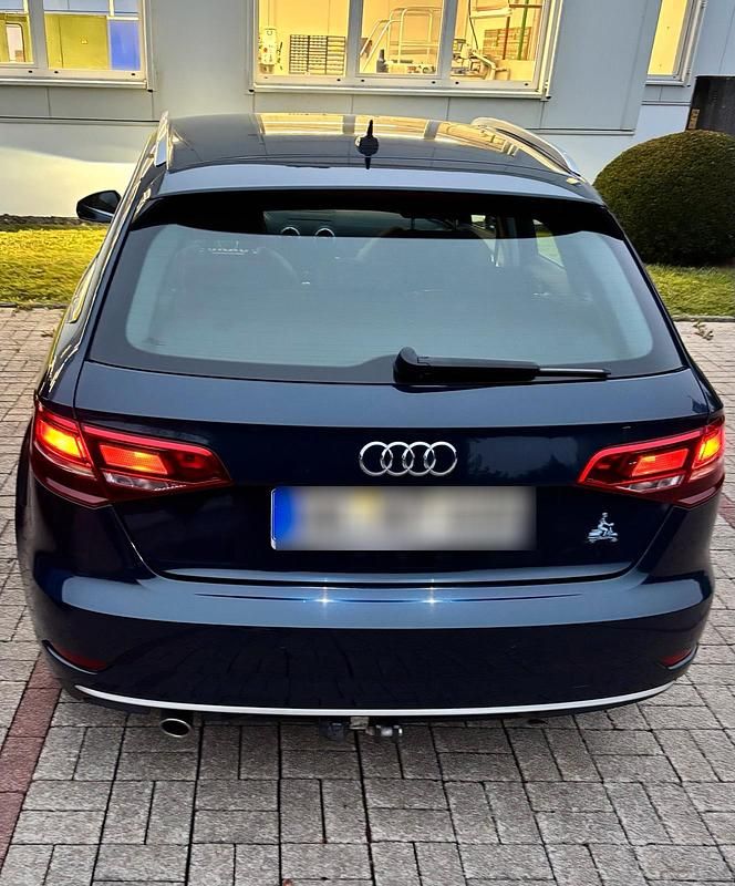 Gebraucht Audi A3 Design 115 PS (84 kW) 2019 Blau Kombi