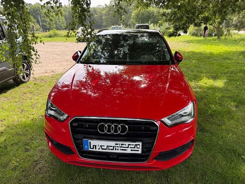 Gebraucht Audi A3 S-Line 110 PS (80 kW) 2014 Rot Limousine
