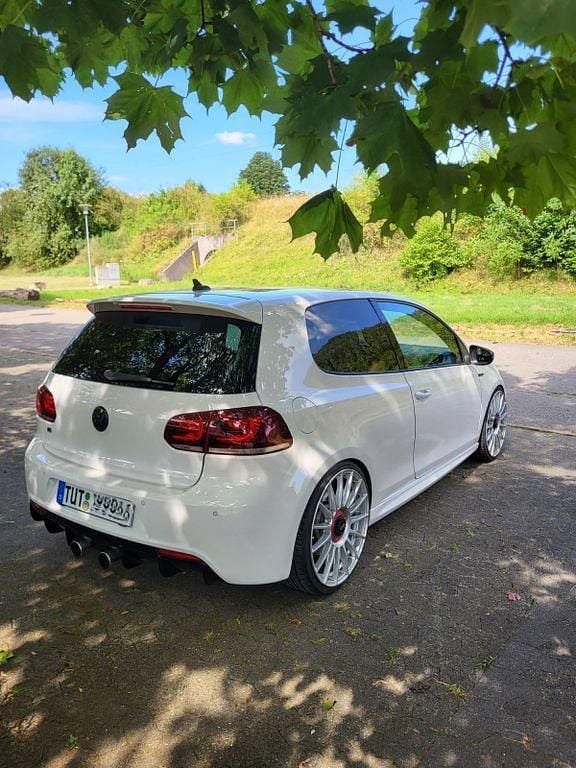Gebraucht VW Golf VI R 271 PS (199 kW) 2011 Weiß Kleinwagen