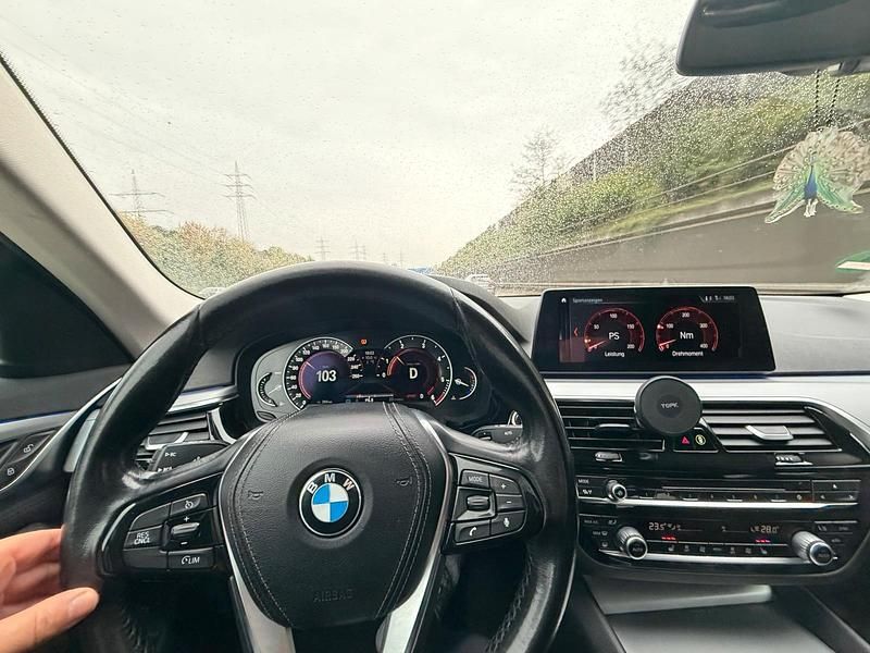 Używany BMW 520 190 KM (139 kW) 2017 Czarny Sedan/Limuzyna