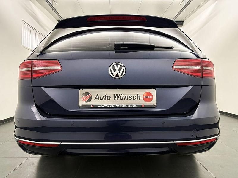 Gebraucht VW Passat Highline 150 PS (110 kW) 2017 Blau Kombi
