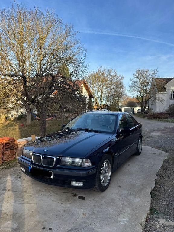 Gebraucht BMW 316 Basis 102 PS (75 kW) 1997 Blau Limousine