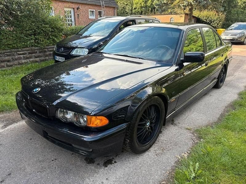 Schwarz Gebraucht 1998 BMW 740 Performance Limousine | 8.750 € (Guter Preis) - Bild 1/4