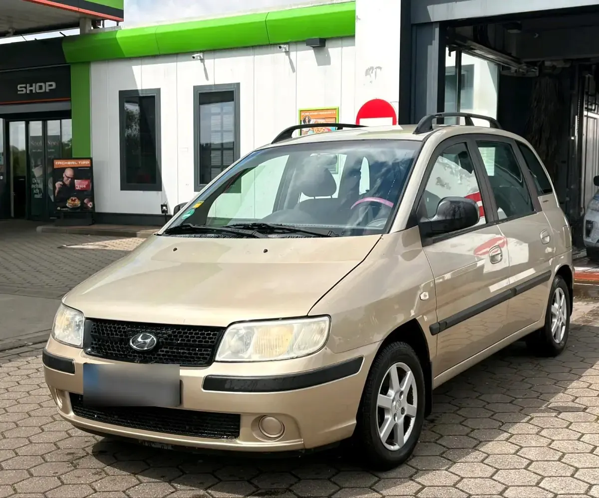 Gebraucht Hyundai Matrix 103 PS (75 kW) 2008 Gold Van / Kleinbus
