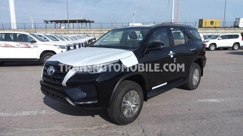 Schwarz Neu 2024 Toyota Fortuner Premium SUV | 34.000 € - Bild 1/3