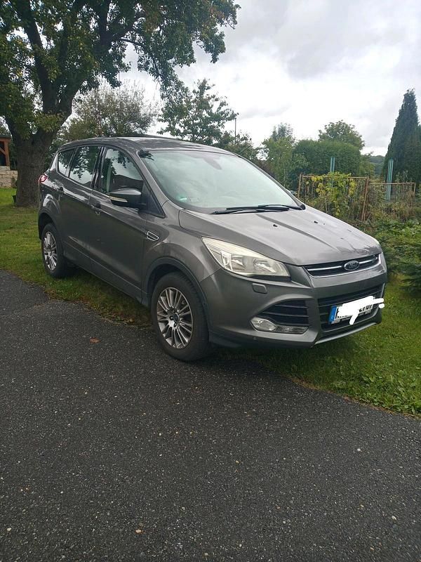 Gebraucht Ford Kuga 166 PS (122 kW) 2014 Grau SUV