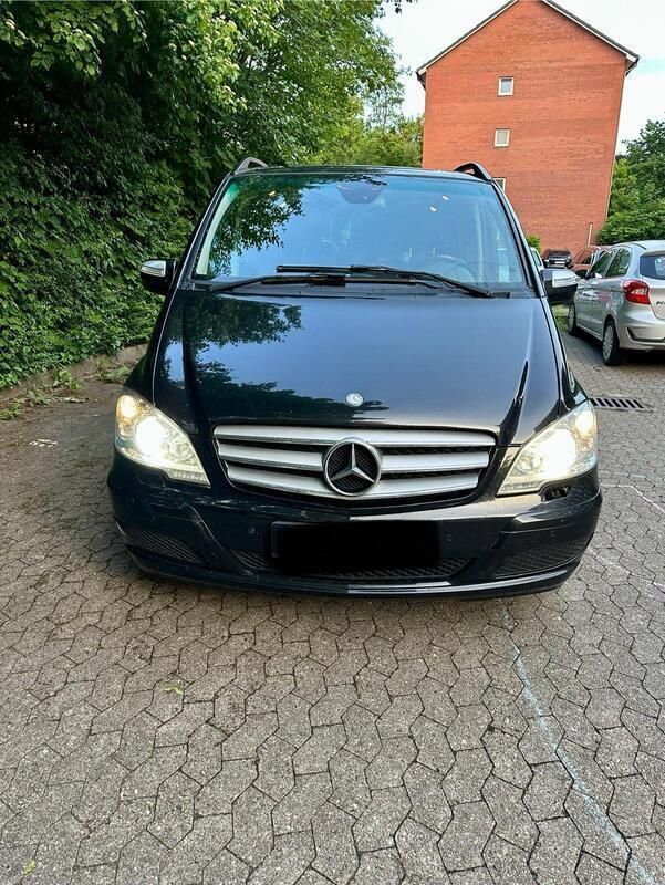 Schwarz Gebraucht 2012 Mercedes Viano Van / Kleinbus | 15.999 € (Superpreis) - Bild 1/4