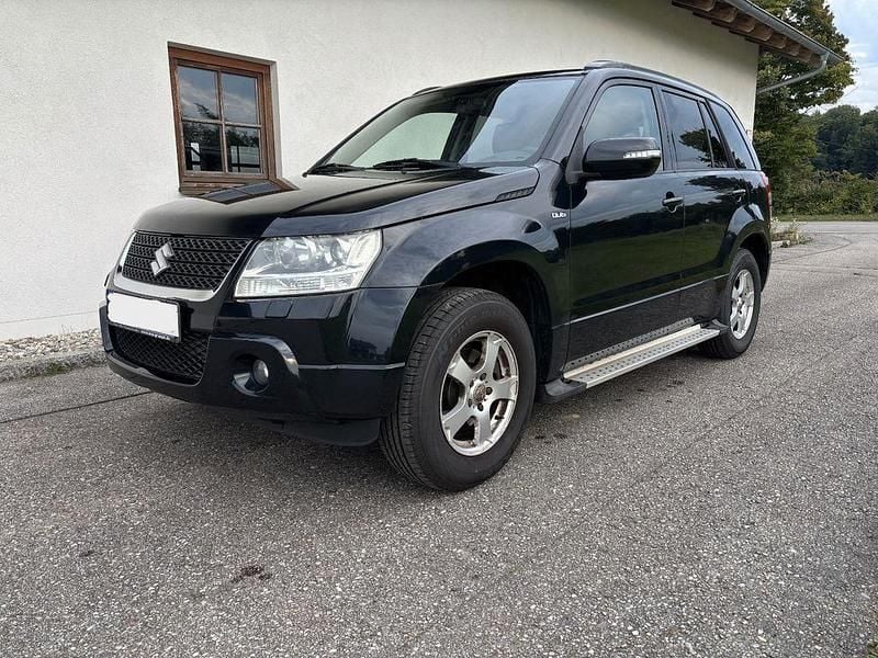 Schwarz Gebraucht 2010 Suzuki Grand Vitara SUV | 4.200 € (Fairer Preis) - Bild 1/4