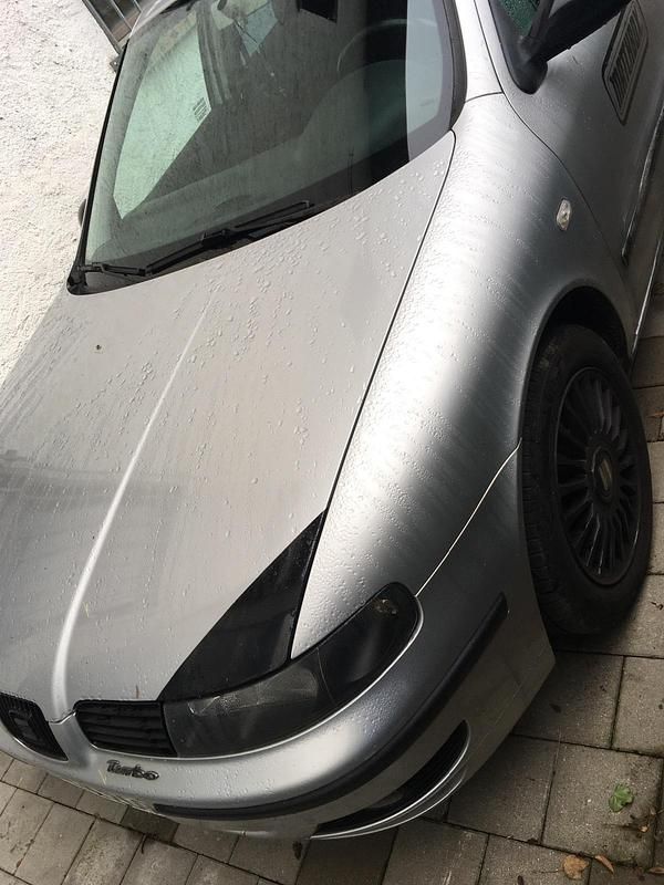 Grau Gebraucht 2004 Seat Toledo Limousine | 1.500 € - Bild 1/4