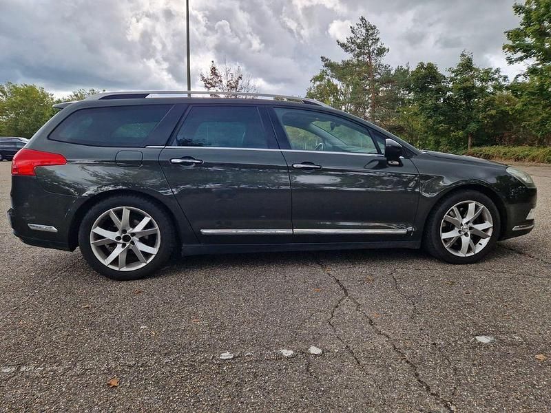 Grün Gebraucht 2009 Citroën C5 Exclusive Kombi | 3.350 € (Guter Preis) - Bild 1/4