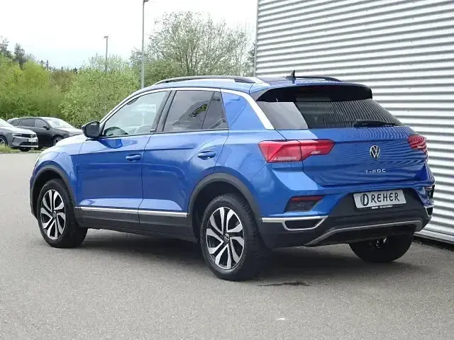 Używany VW T-Roc Active 150 KM (110 kW) 2022 Niebieski SUV