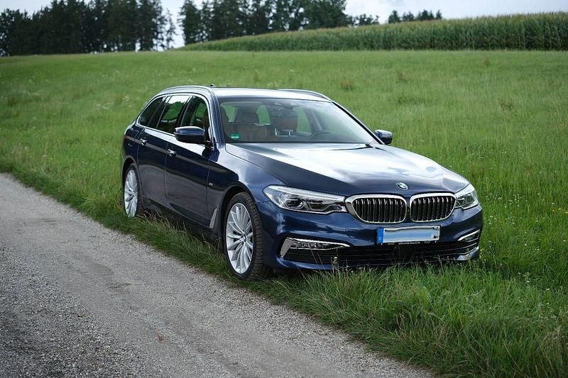 Blau Gebraucht 2017 BMW 540 Sport Line Kombi | 34.700 € (Fairer Preis) - Bild 1/4