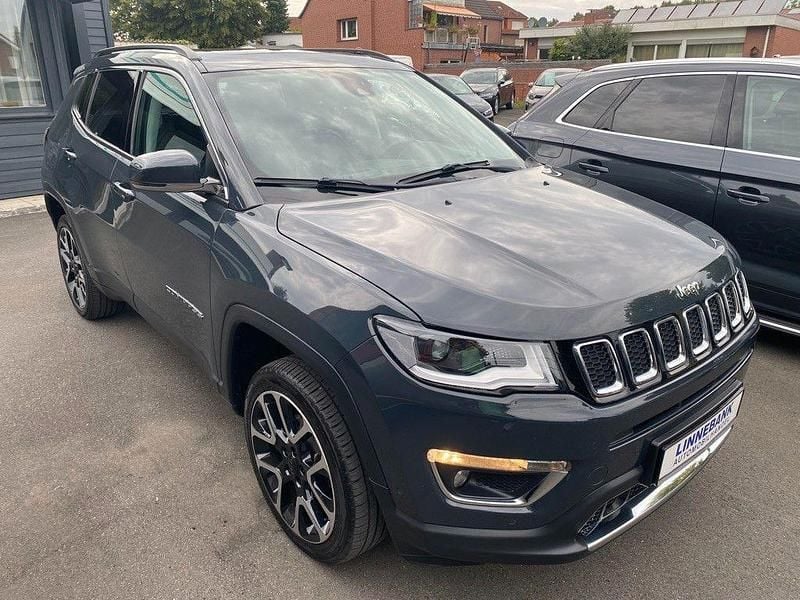 Grau Gebraucht 2018 Jeep Compass Limited SUV | 17.900 € (Etwas zu teuer) - Bild 1/4