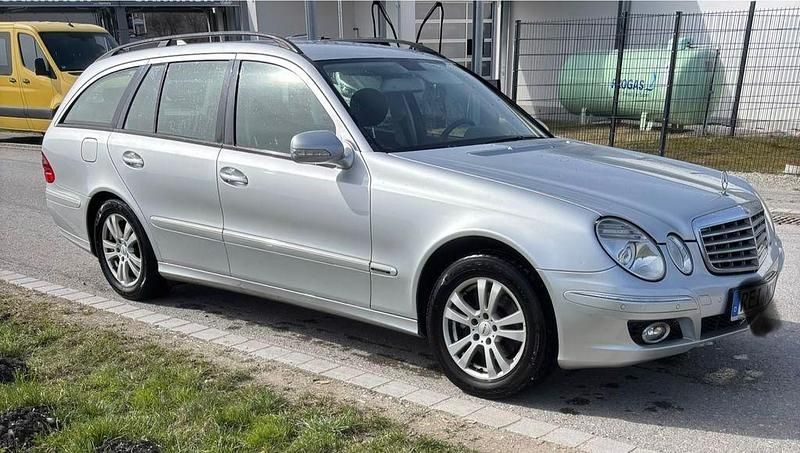 Gebraucht Mercedes E200 Elegance 184 PS (135 kW) 2006 Silber Limousine