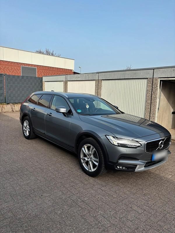 Gebraucht Volvo V90 CC Pro 235 PS (172 kW) 2018 Grau Kombi