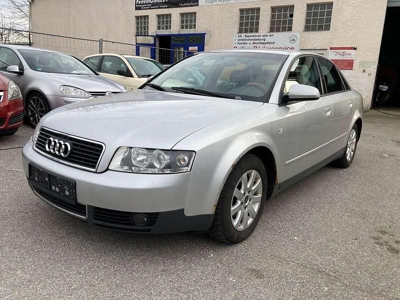Gebraucht Audi A4 102 PS (75 kW) 2003 Silber Limousine