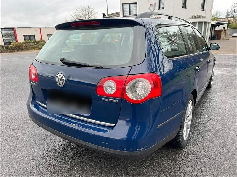 Usata VW Passat 110 CV (80 kW) 2009 Blu Station wagon