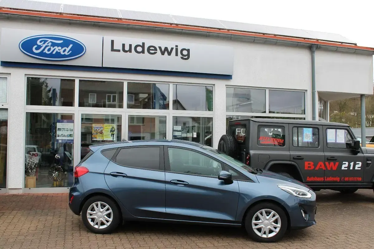 Gebraucht Ford Fiesta Cool & Connect 101 PS (74 kW) 2019 Blau Kleinwagen