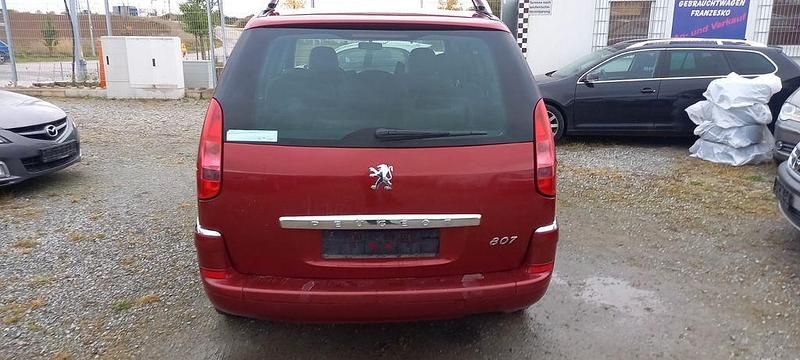 Gebraucht Peugeot 807 140 PS (102 kW) 2008 Rot Van / Kleinbus