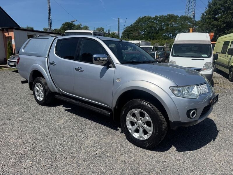 Gebraucht Mitsubishi L200 178 PS (130 kW) 2010 Silber Abholung