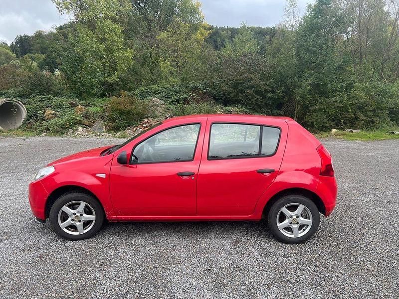 Gebraucht Dacia Sandero 75 PS (55 kW) 2009 Rot Limousine