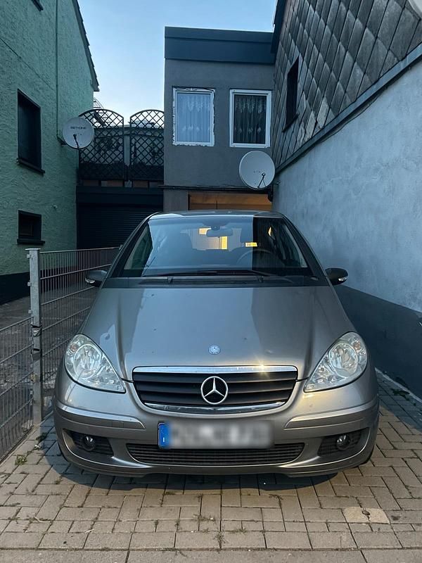 Beige Gebraucht 2006 Mercedes A150 Kleinwagen | 800 € (Guter Preis) - Bild 1/4