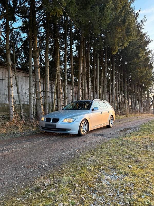 Gebraucht BMW 520 Sport Line 177 PS (130 kW) 2008 Silber Kombi