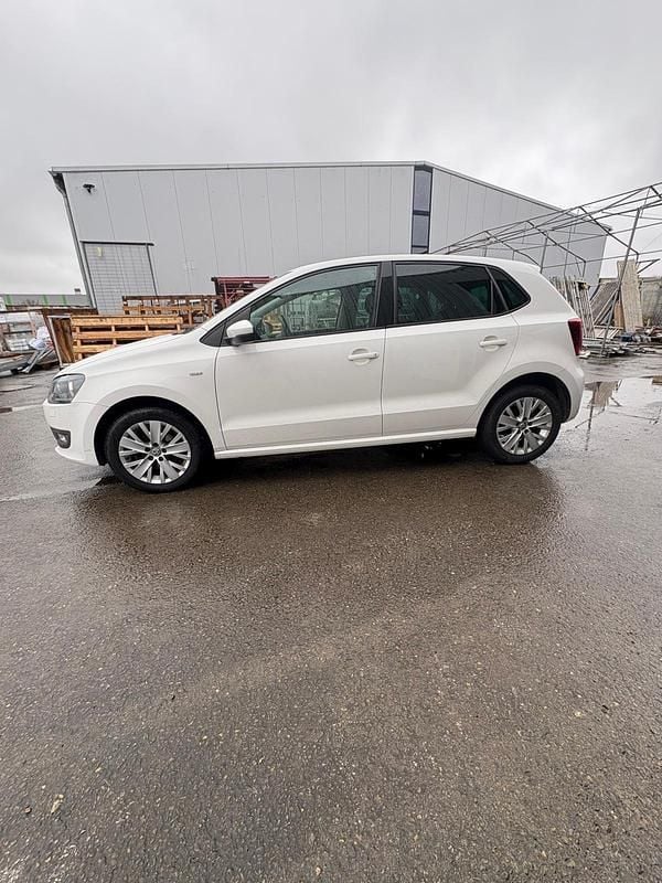Gebraucht VW Polo 90 PS (66 kW) 2013 Weiß Kleinwagen