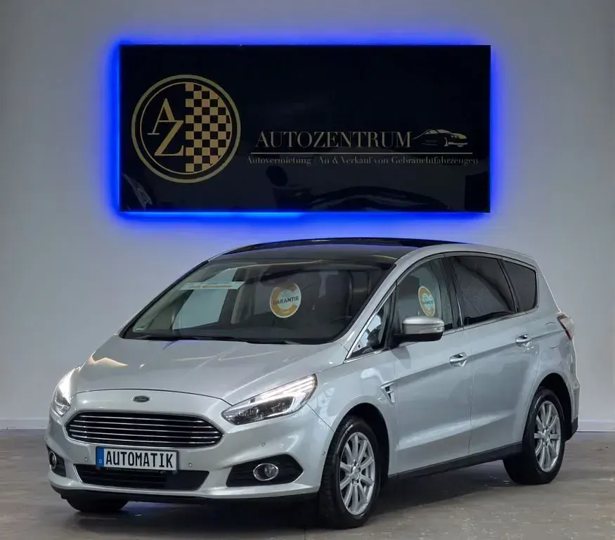 Gebraucht Ford S-MAX Titanium 190 PS (139 kW) 2019 Silber Van / Kleinbus