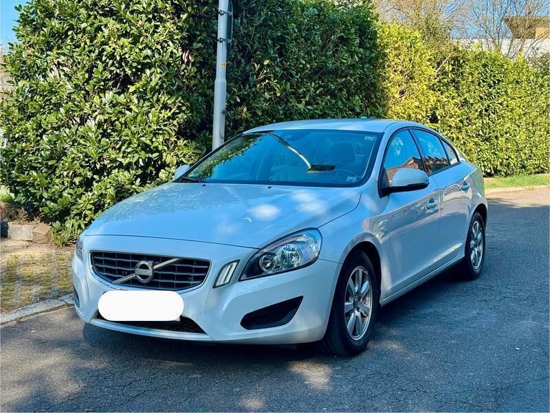 Weiß Gebraucht 2012 Volvo S60 Limousine | 5.900 € - Bild 1/4
