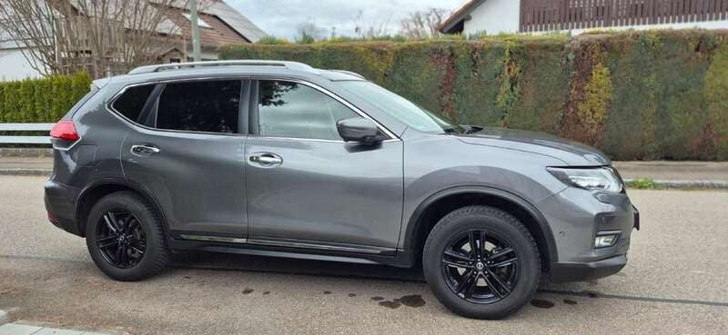 Grau Gebraucht 2019 Nissan X-Trail Tekna SUV | 18.450 € (Guter Preis) - Bild 1/4