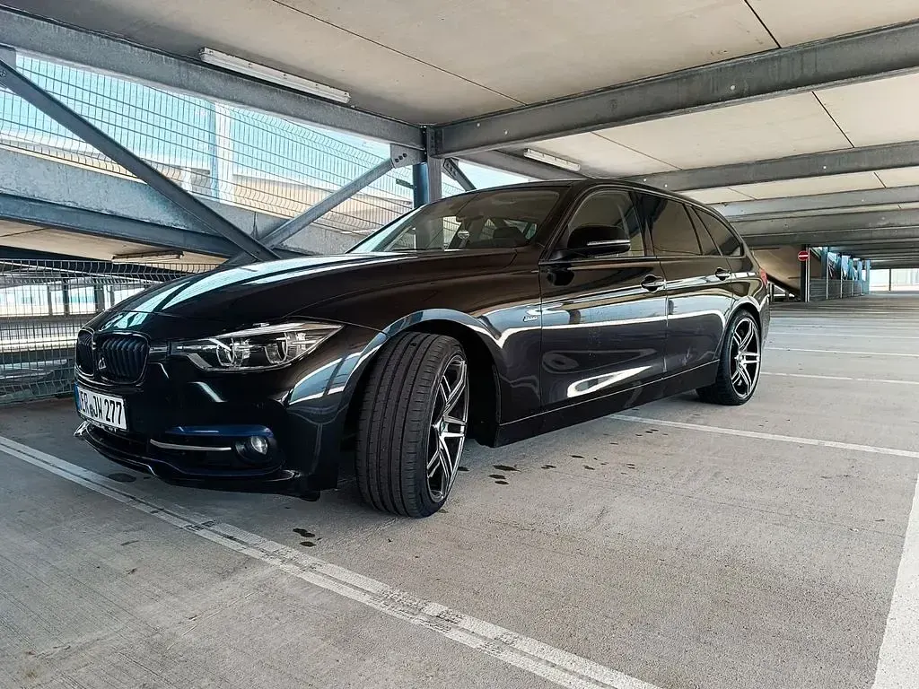 Gebraucht BMW 325 Sport Line 224 PS (164 kW) 2016 Schwarz Kombi