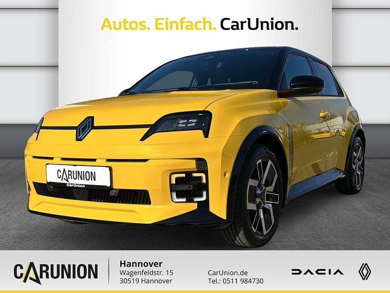 Eqj + black pearlschwarz metallic Gebraucht 2024 Renault 5 E-Tech Iconic Limousine | 34.560 € (Fairer Preis) - Bild 1/4