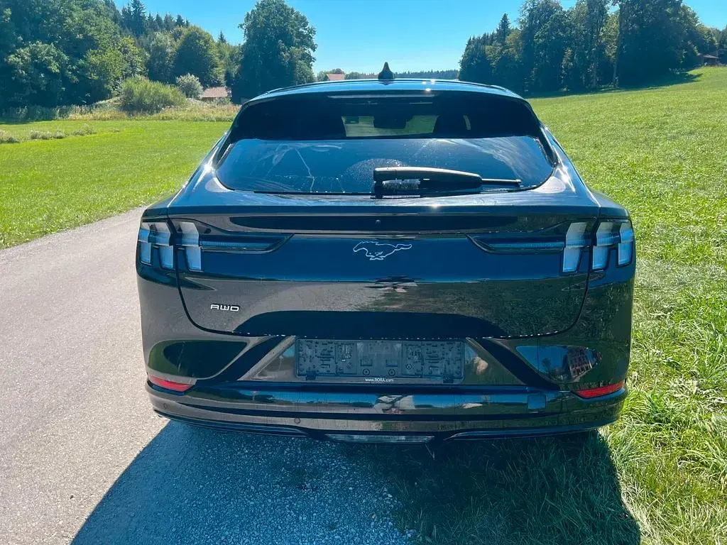 Gebraucht Ford Mustang Mach-E Basis 258 kW (351 PS) 2021 Schwarz SUV