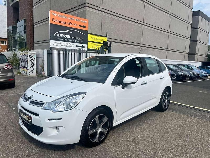 Weiß Gebraucht 2016 Citroën C3 SELECTION Kleinwagen | 5.999 € - Bild 1/4