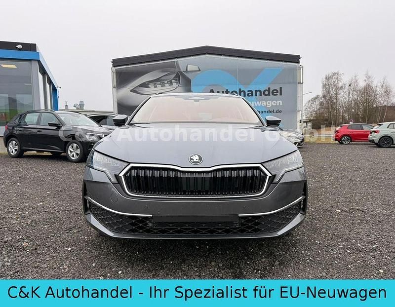 Neu Skoda Octavia 150 PS (110 kW) 2026 Grau Kombi