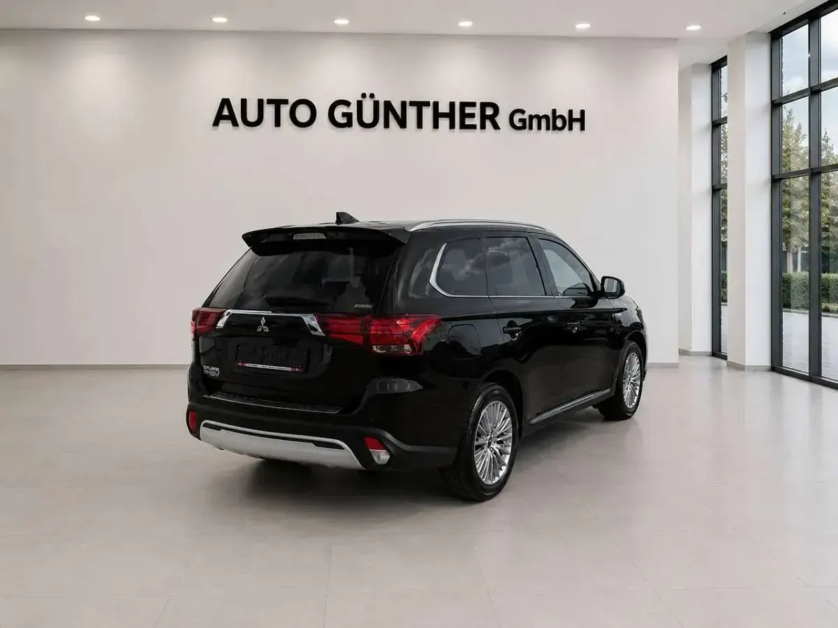 Gebraucht Mitsubishi Outlander P-HEV Plus 135 PS (99 kW) 2020 Rubinschwarz (m) SUV