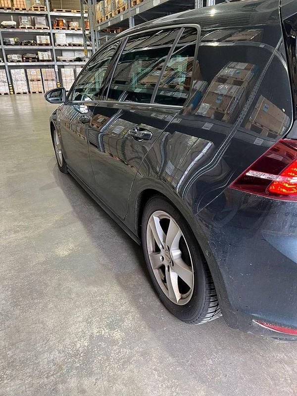 Gebraucht VW Golf VII 109 PS (80 kW) 2014 Schwarz Kleinwagen