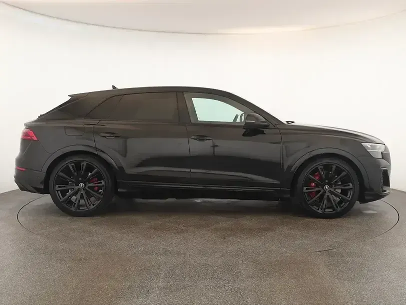 Gebraucht Audi SQ8 Ambiente 507 PS (372 kW) 2025 Mythosschwarz SUV