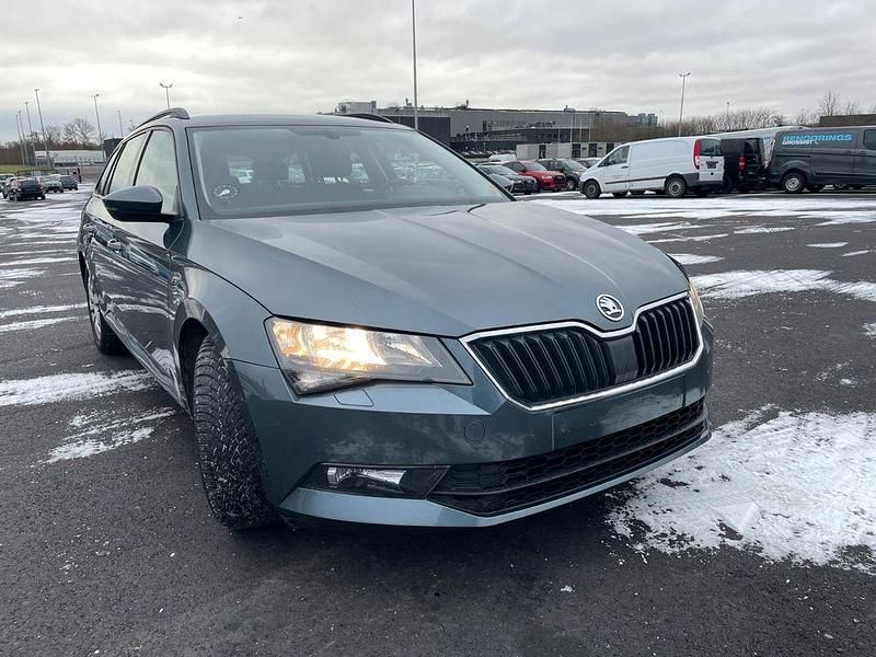 Gebraucht Skoda Superb 125 PS (91 kW) 2017 Grau Kombi