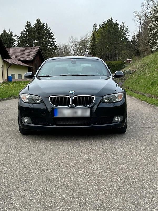 Schwarz Gebraucht 2009 BMW 320 Cabriolet M Sport Cabrio | 8.699 € (Guter Preis) - Bild 1/4