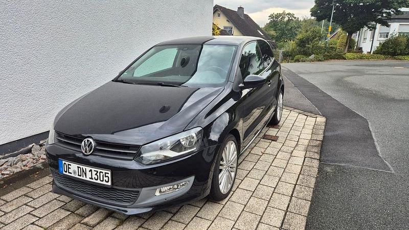 Schwarz Gebraucht 2010 VW Polo Team Limousine | 5.900 € (Fairer Preis) - Bild 1/4