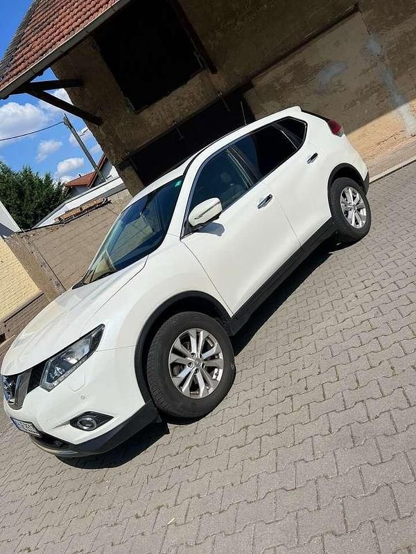 Weiß Gebraucht 2015 Nissan X-Trail Acenta SUV | 9.800 € (Fairer Preis) - Bild 1/3
