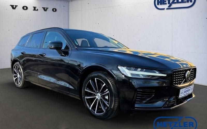 Gebraucht Volvo V60 Plus 455 PS (334 kW) 2025 Schwarz Kombi