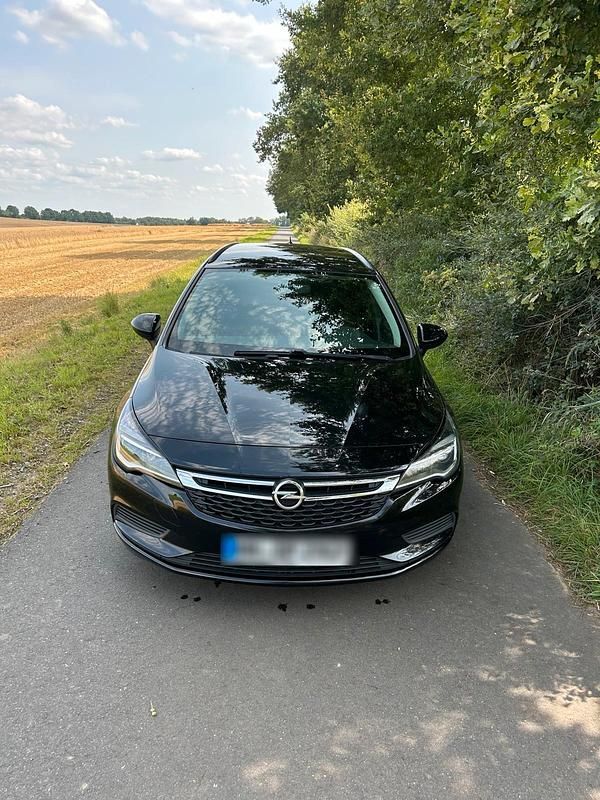 Schwarz Gebraucht 2018 Opel Astra Kombi | 6.350 € (Superpreis) - Bild 1/4