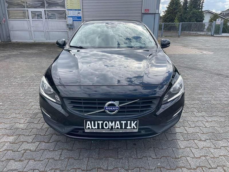 Używany Volvo V60 150 KM (110 kW) 2016 Czarny Kombi