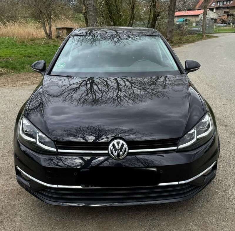 Schwarz Gebraucht 2017 VW Golf VII Highline Limousine | 16.999 € (Fairer Preis) - Bild 1/4