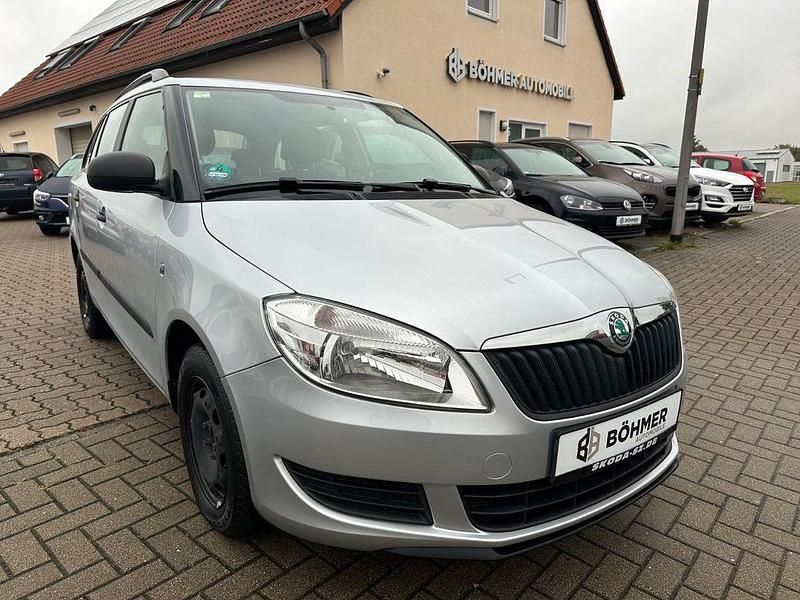 Silber Gebraucht 2012 Skoda Fabia Cool Edition Kleinwagen | 4.990 € (Fairer Preis) - Bild 1/4